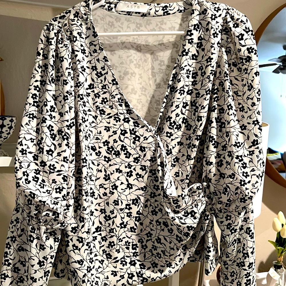 Astr The Label wrap top